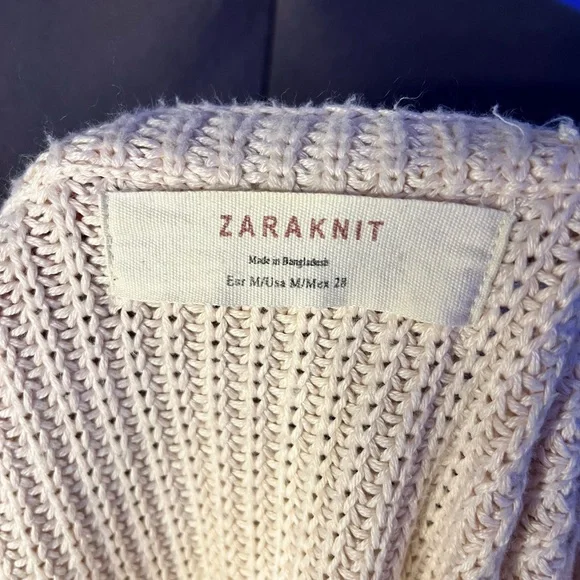 Chic Cream Off-the-Shoulder Sweater with Ribbed Texture - Picture 3 of 3